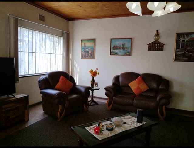 3 BEDROOM HOUSE FOR SALE IN KEMPTON PARK EXT 4